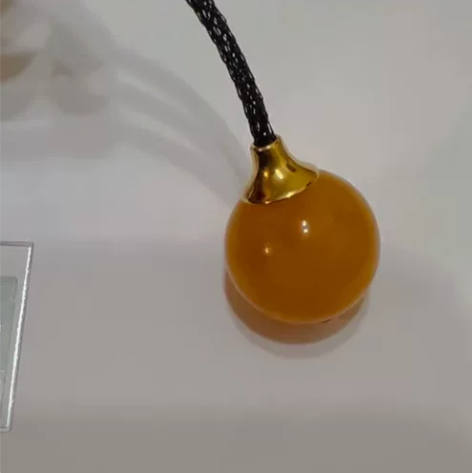 府博馆波兰大姐家海外场抢的赛吉王妃款琥珀球...