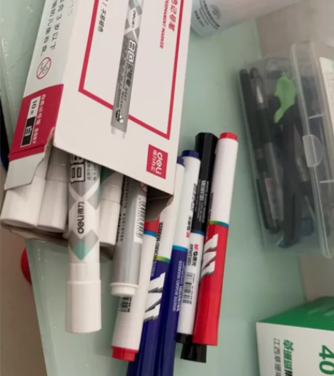 记号笔12支，6支白色得力，绿红黑各两支晨...