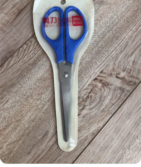 全新得力办公室剪刀，本店买三件包邮 公司歇...