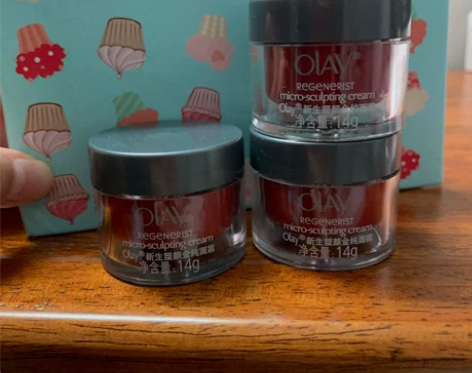 Olay大红瓶 中小样 余3瓶。35元/瓶...