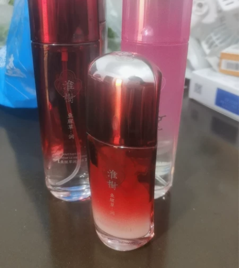 淮树水乳两套实体店购买的,一套已经用快用完...