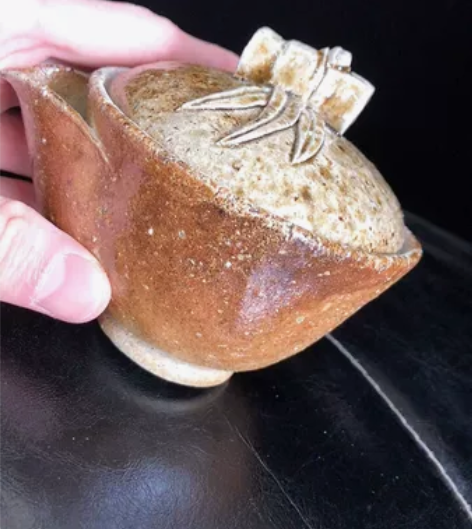 高风亮节，竹节宝瓶！盖子已经玉化，柴烧手捏...