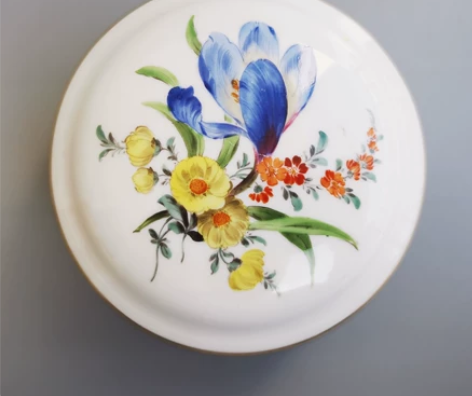 西洋名瓷,德国梅森,精美手绘蓝色郁金香 一...