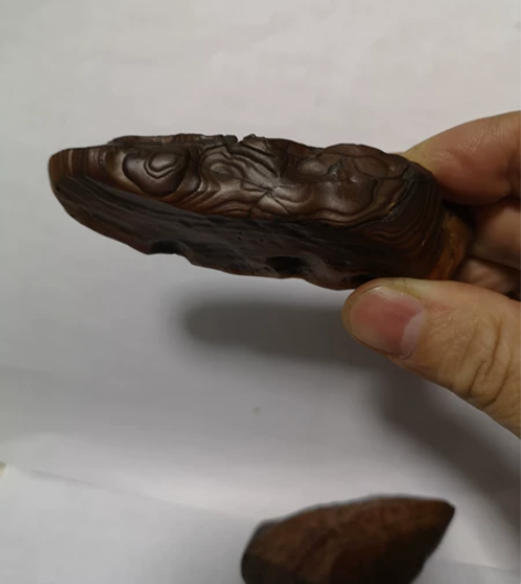 老树皮小摆件， 所销售的每个物品均为纯天然...