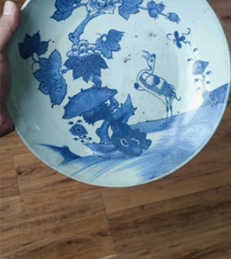 清三代青花大盘，仅一不明显短线，直径28c...