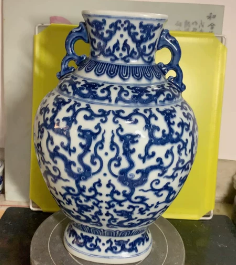 “大清乾隆年制”青花螭龙纹瓶 全手工制作，...