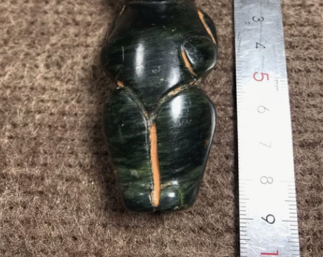 老玉神人像，红山文化玉器，        ...