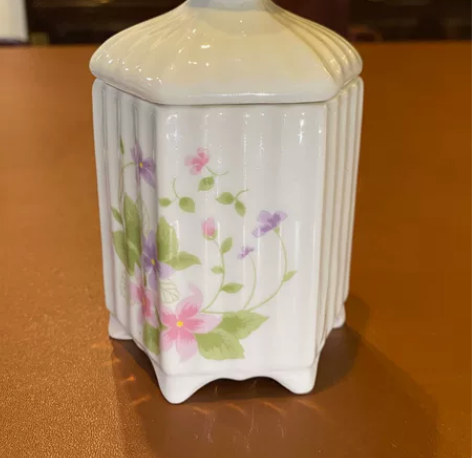 美国淘，白瓷盖盒，储物，梳妆台摆件，内沿有...