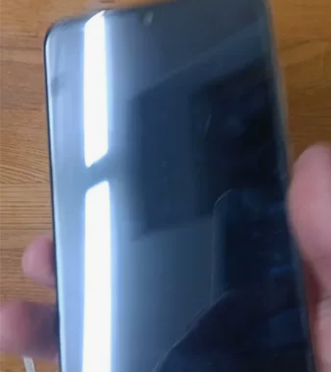 华为畅享max,4+128g。九层新,轻微...