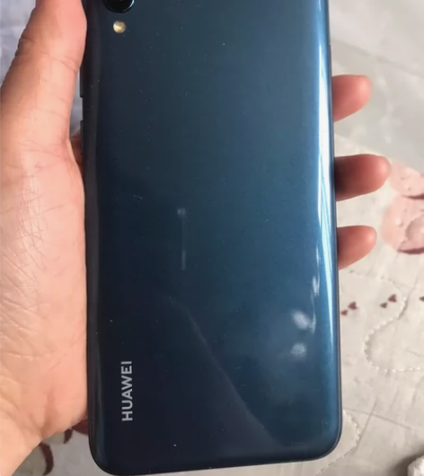 出一部华为畅想9e手机，全原无任何维修，电...