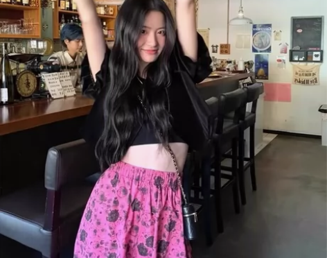 印花粉色松紧高腰干枯玫瑰半身裙春季新款设计...