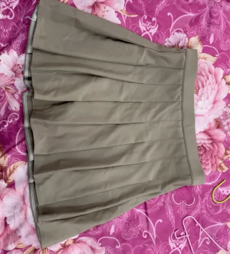 百褶裙，薄款，可穿到115斤，仅试穿，断舍...