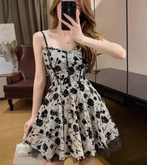 大码胖mm法式蕾丝拼接碎花吊带连衣裙春季收...
