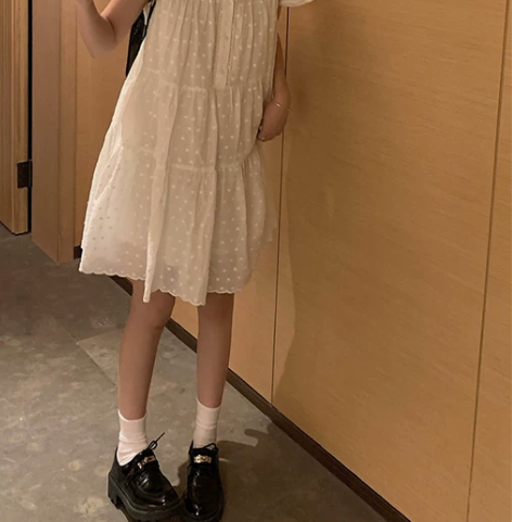 波点白色连衣裙女夏季仙女法式初恋蓬蓬裙子宽...