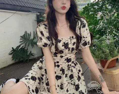 小个子公主风碎花泡泡袖连衣裙女夏季小众后背...