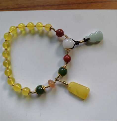 蜜蜡手链，带过2次，有证书，有精美盒子，包...