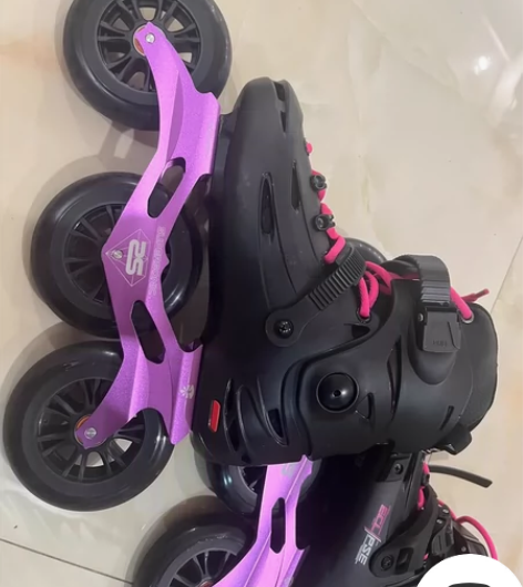 只使用一次 飞鹰轮滑鞋F110大三轮速桩速...