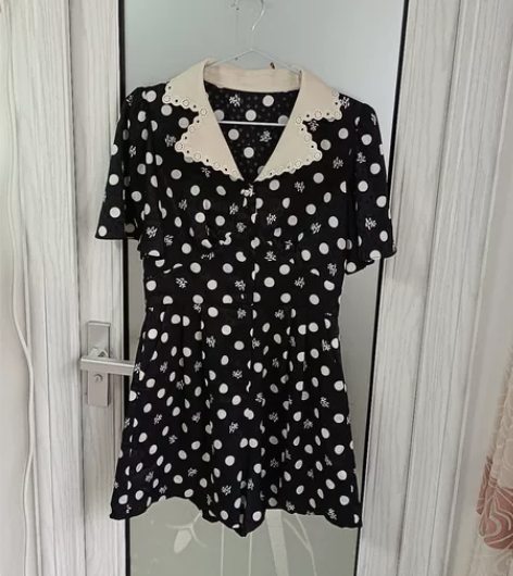 知恩全新带吊牌连体裤M码，胸围平铺88左右...