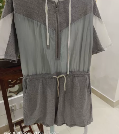 一眼惊艳的运动风连体裤 超级绝的配色，实体...