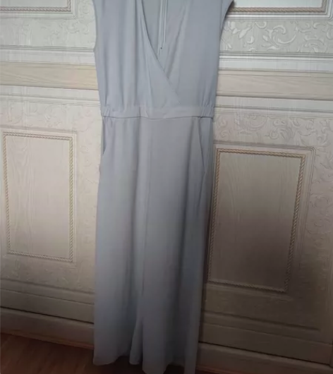 优衣库 连体裤 短袖 显气质 感兴趣的话点...