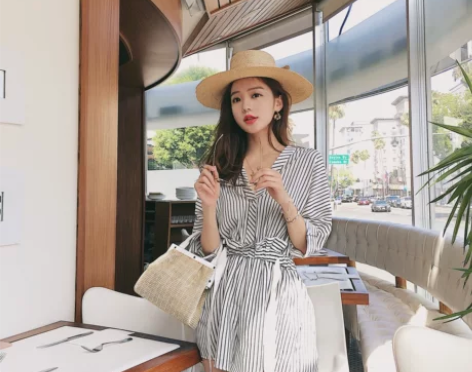 美美的夏夏：条纹连体裤女夏2017新款V领...