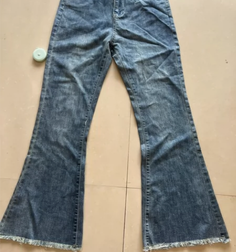 复古毛边喇叭裤。扣眼没开。 L码腰围70，...