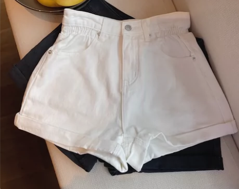 白色高腰牛仔短裤花苞腰25.26码数一共有...