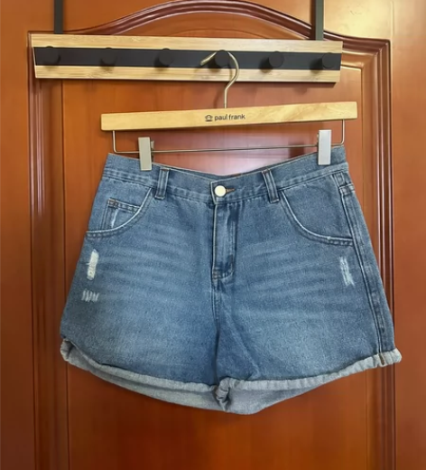 MC家牛仔短裤 ，尺码M，原价199，9成...