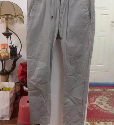 男式休闲裤薄料，夏季铅笔裤瘦款， 9 9成...