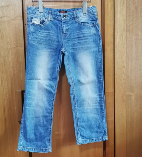 女款七分牛仔裤 40码 感兴趣的话点“我想...