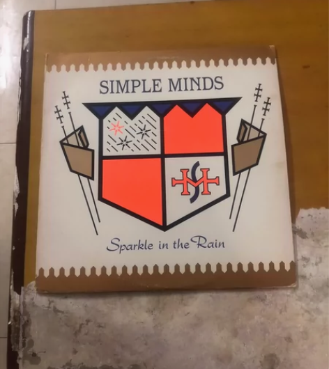 英文歌12寸lp 黑胶唱片，碟面98新没花...