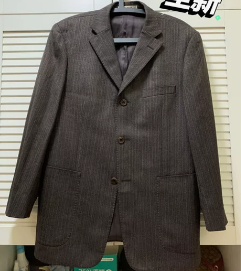 雅戈尔男士羊毛西装，100%羊毛，买时专柜...