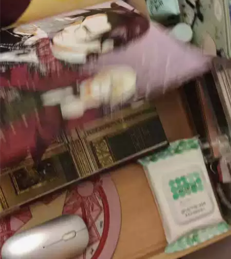 #动漫书籍#黑执事经典海报合集 这本梦幻珍...