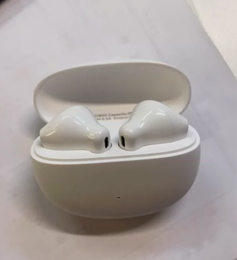 拍广告多余的耳机百分之百正品有盒子有包装所...