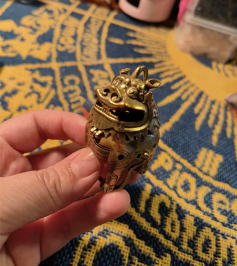 神兽小香炉 感兴趣的话点“我想要”和我私聊...