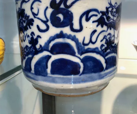 清中期二龙戏珠青花筒式香炉 年代：清 尺寸...