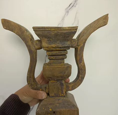 清代楠木整雕特大香炉 感兴趣的话点“我想要...