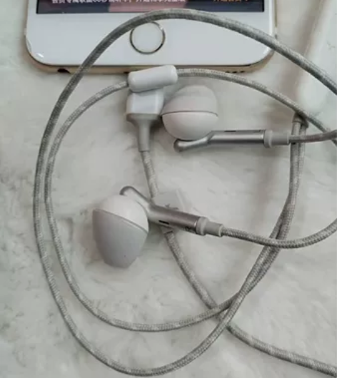 LIBRATONE 小鸟有线耳机，苹果版扁...