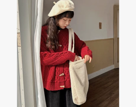 yeemoo/圣诞红与黑牛角扣毛衣开衫 日...