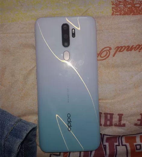 手机用了几年，保护的很好，基本没刮过刮蹭，...