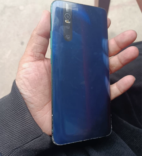 vivo 8+128g换过屏幕换过后盖，其...