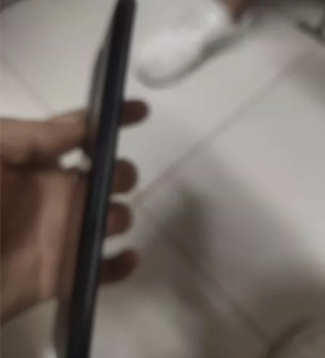 ?iQOOneo5s12+256的，屏坏了...