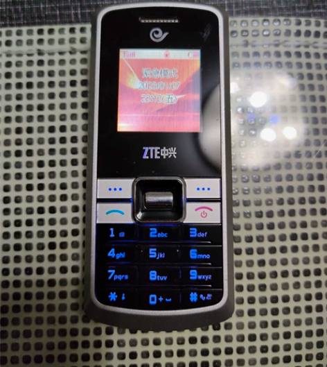 中兴zte老人手机，孩子也能用，不能打游戏...