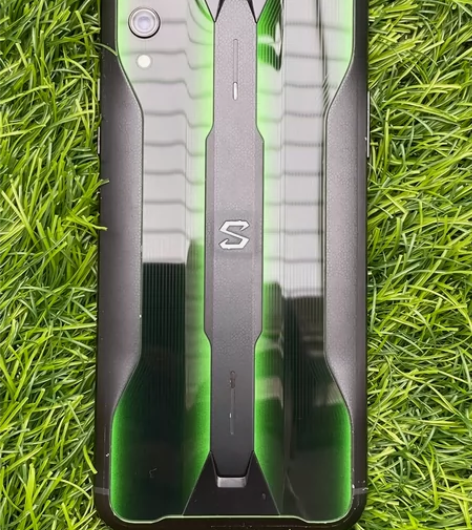 小米黑鲨2 8+128G游戏手机 出一部骁...