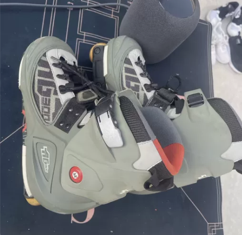 迪卡侬旱冰鞋,轮滑鞋,没怎么穿过,一直闲置...