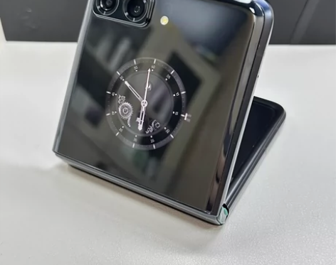 摩托罗拉moto razr 2022折叠屏...