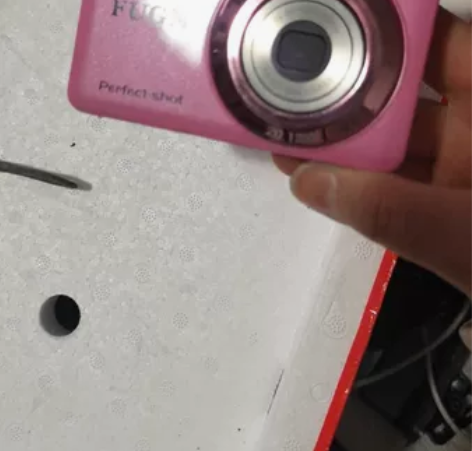 FUGN数码卡片相机 外观如图 没电池无法...