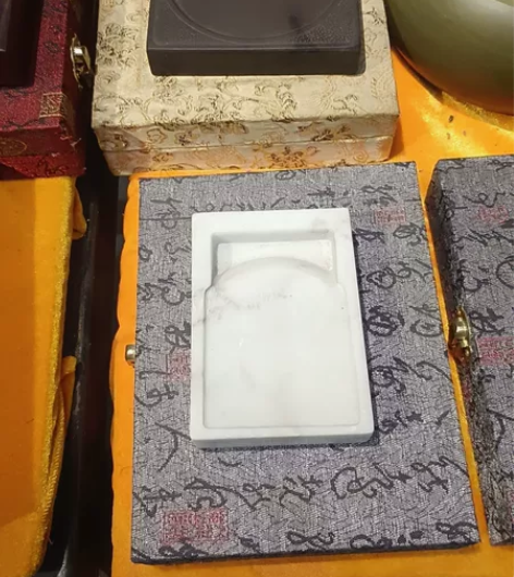 端砚白端，10×7.2×2.3cm    ...