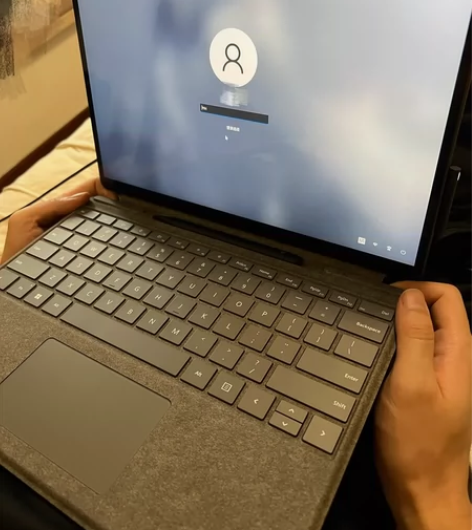 微软SurfacePro8 配置：i5 8...