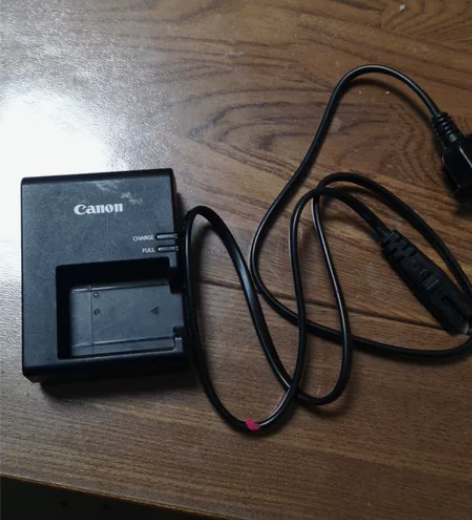 佳能单反相机充电器E10C佳能LP-E10...